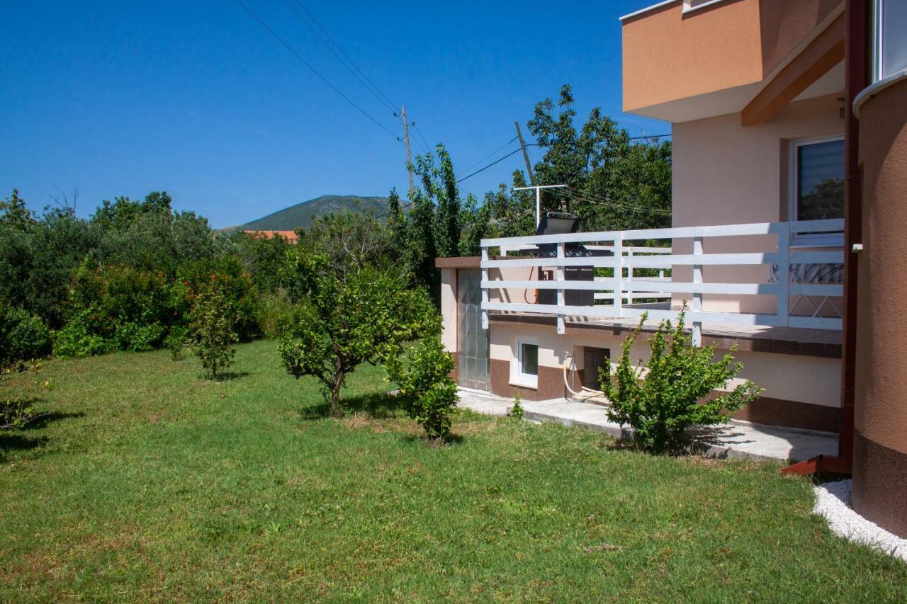 Nadalina Apartment Kaštel Stari Esterno foto