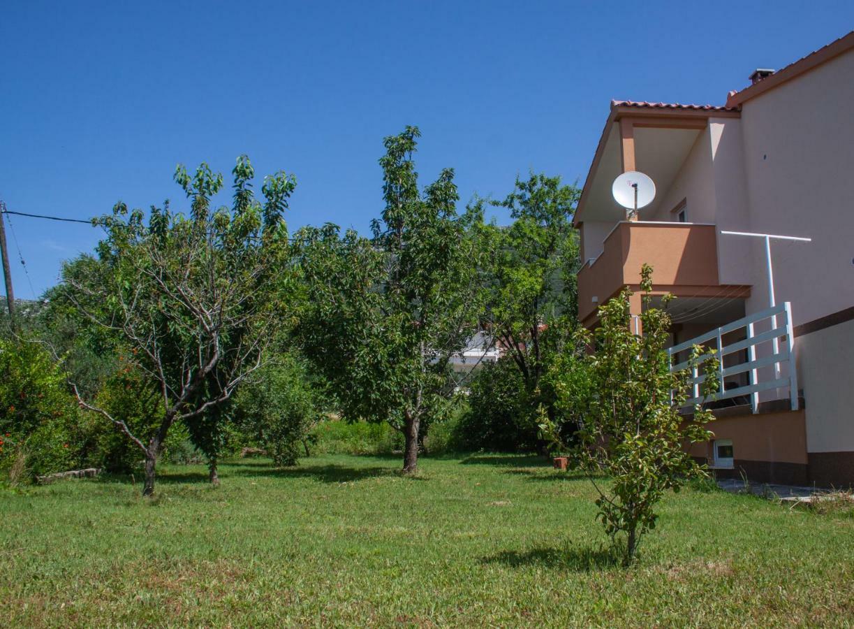 Nadalina Apartment Kaštel Stari Esterno foto